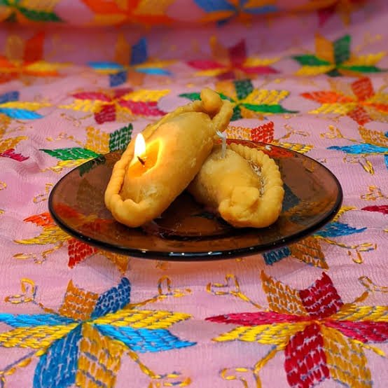 Gujiya Shape Candle